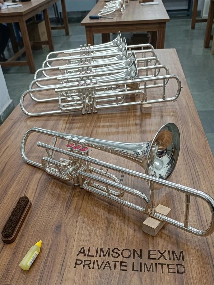 ALIMSON TROMBONE NICKEL PLATED BB PITCH WITH FREE CASE + MOUTH PIECE - Image 4
